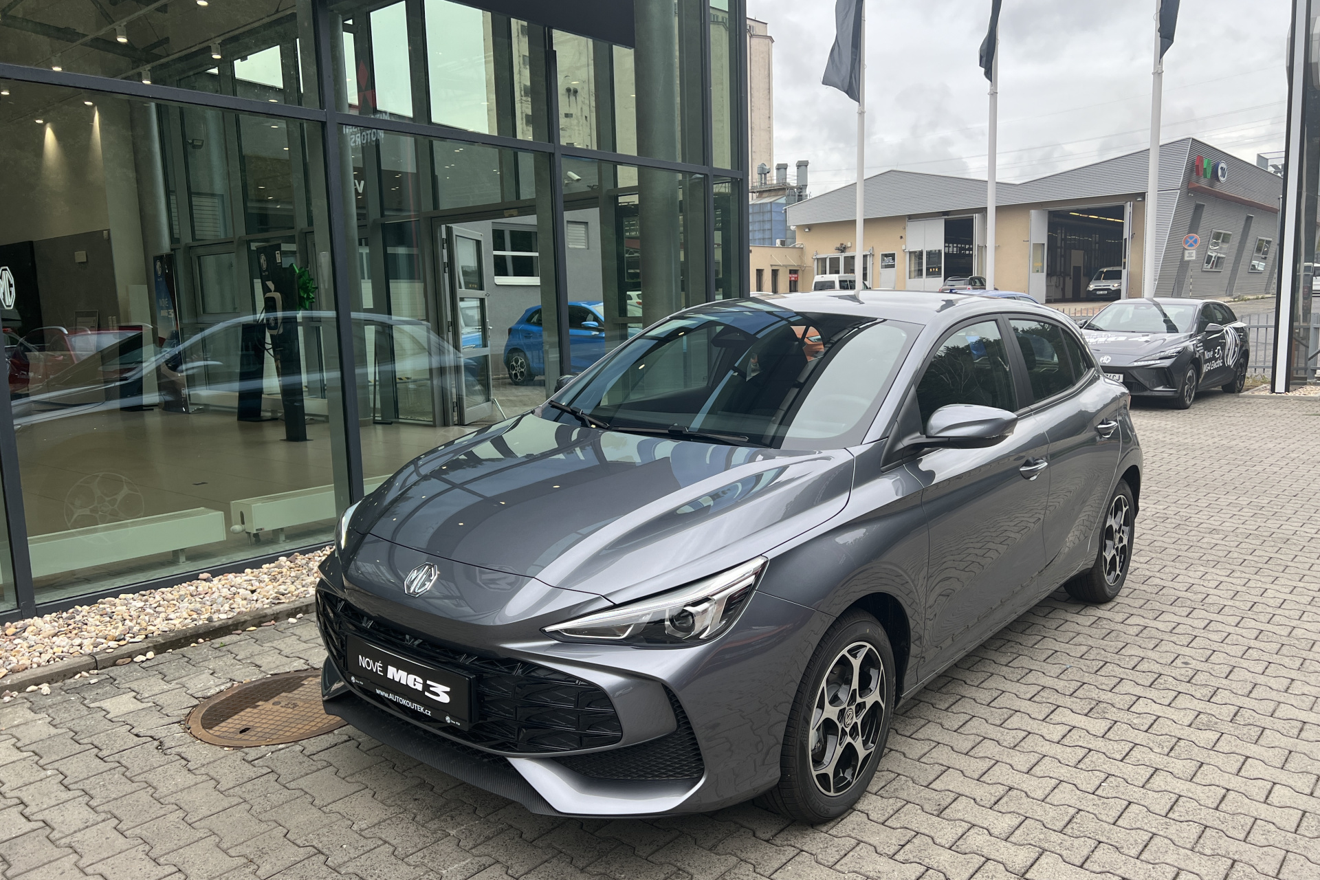 3 HEV EMOTION 1.5L