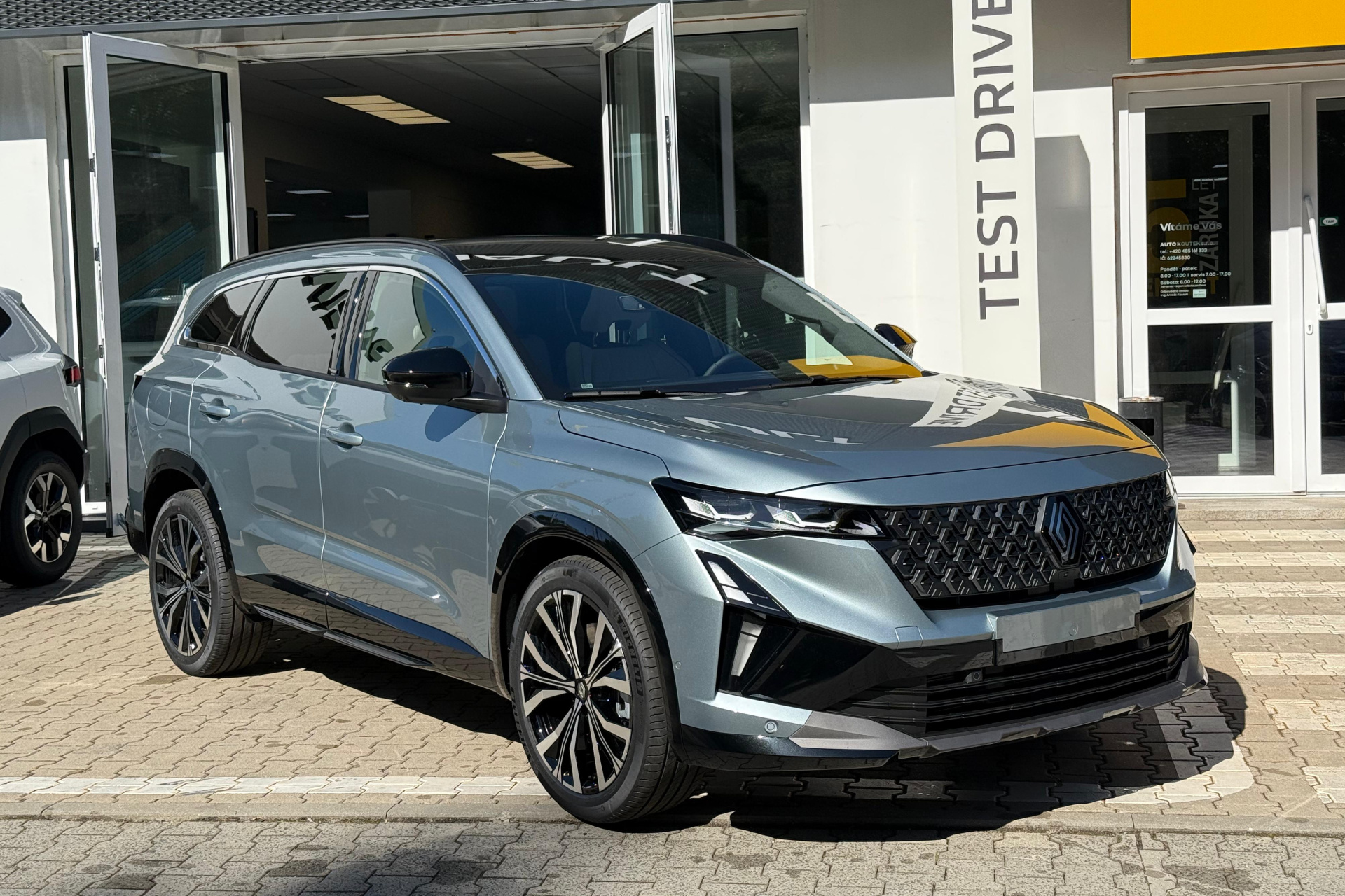 Renault Espace Iconic Full Hybrid 200k - 5 míst