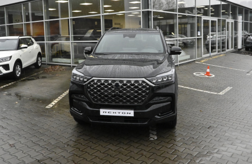 Rexton Premium+ AT 4x4 7-míst LAK BLACK EDITION