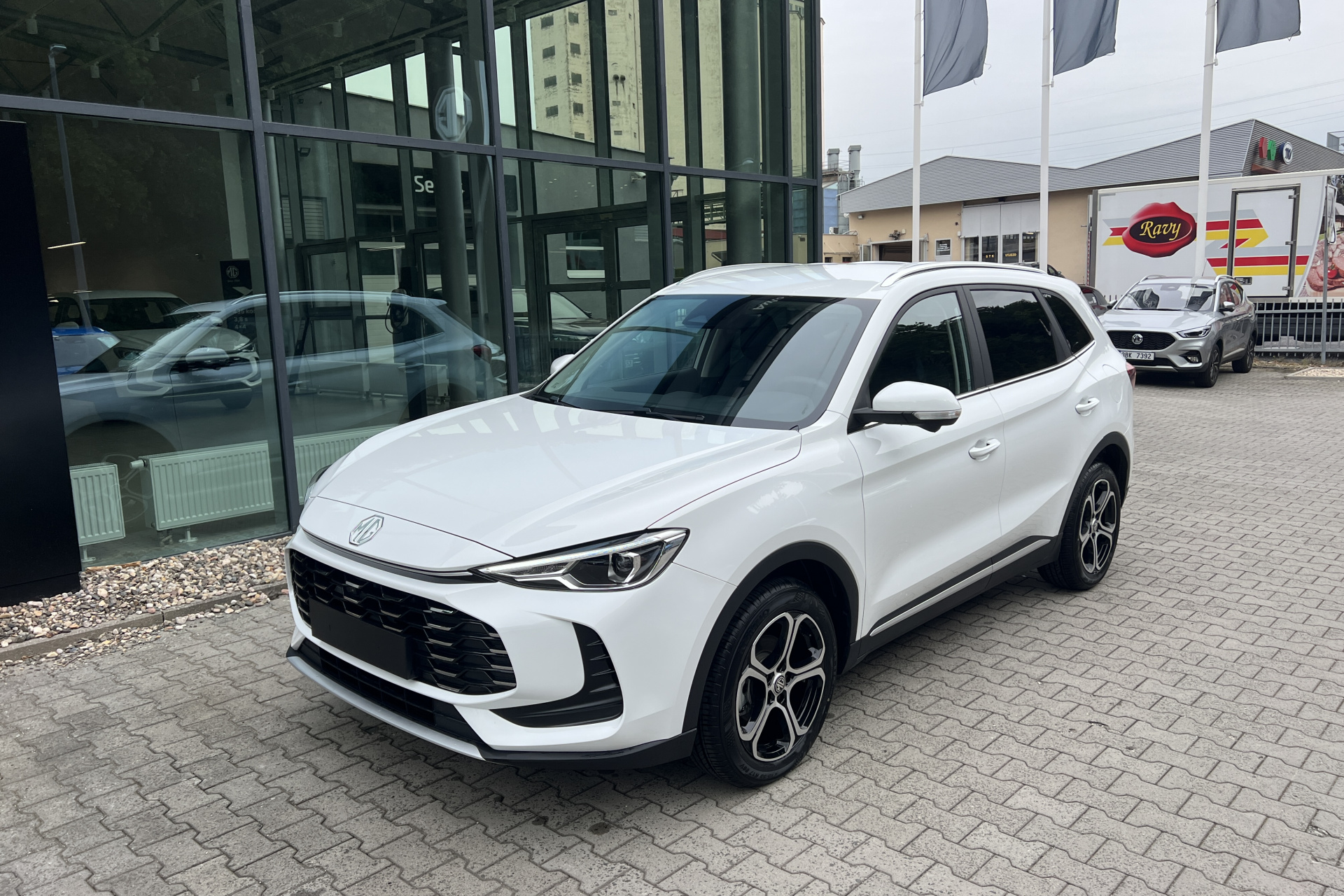 ELEGANCE 1.5. MT5 85kW/115k