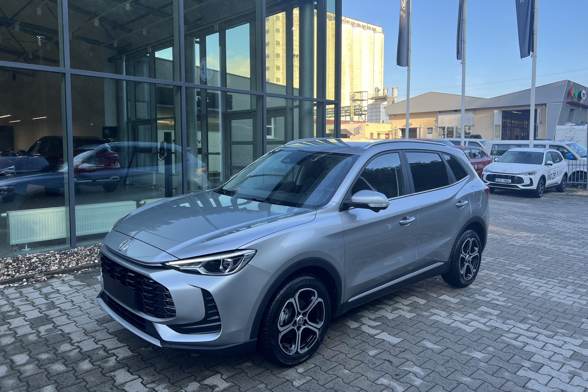 ELEGANCE 1.5. MT5 85kW/115k